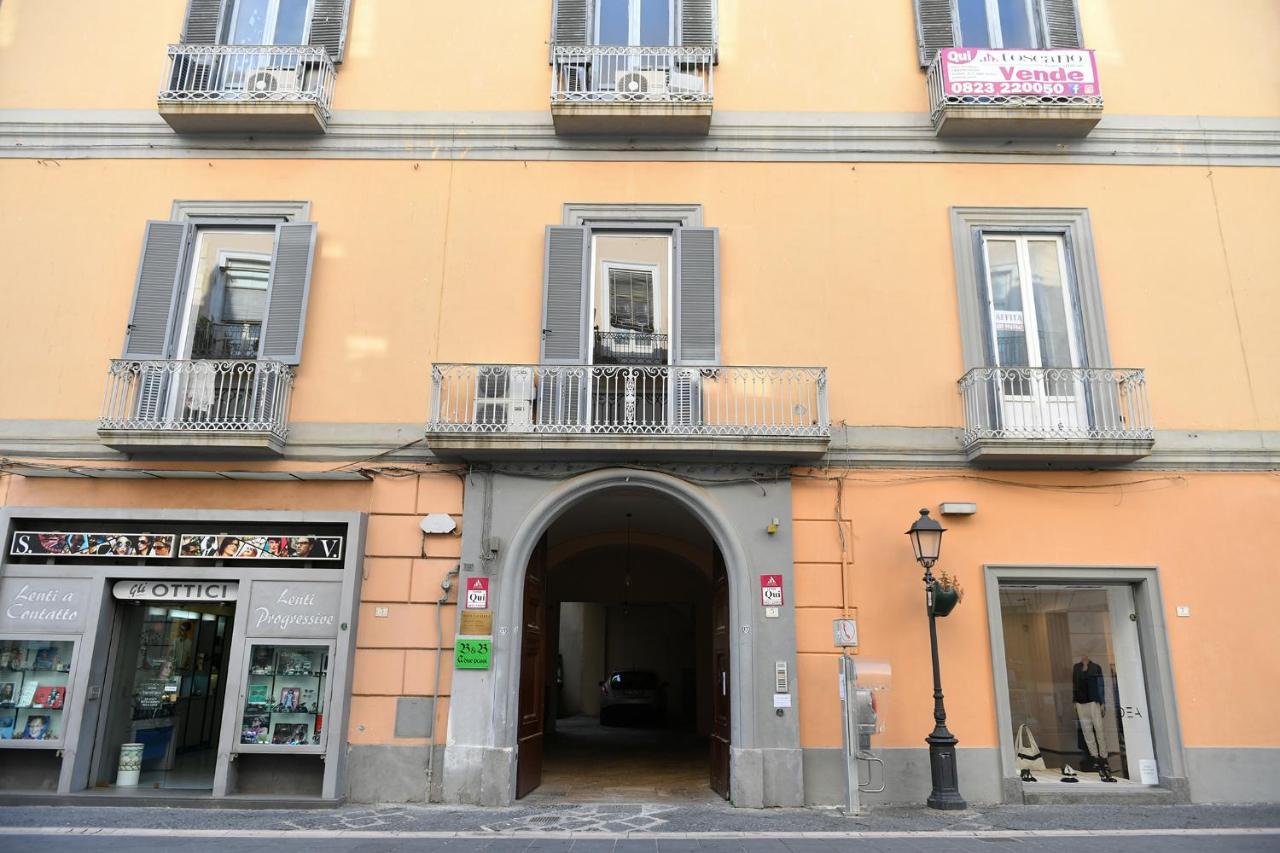 B&B A Due Passi Caserta Exterior photo